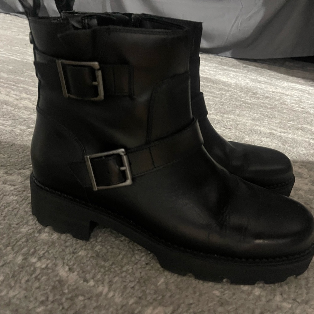 Vionic Black Leather Ankle Combat Boots with Buckle